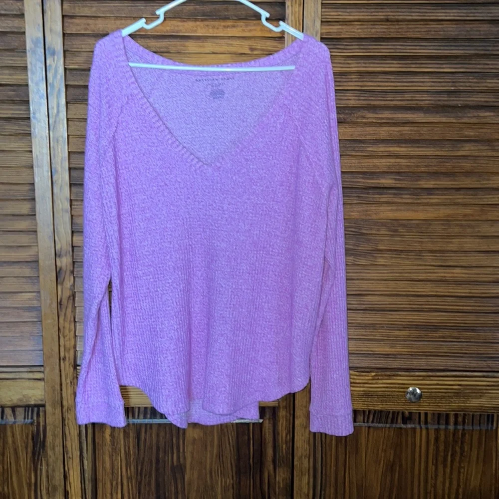 🌻American Eagle long sleeve! - Picture 1 of 3